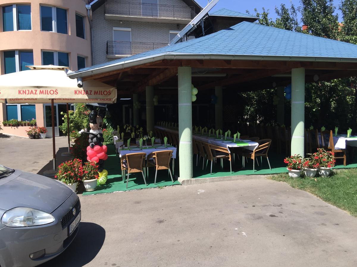 Bed & Breakfast Karavan Raska Luaran gambar