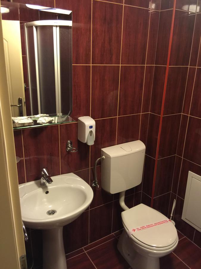 Bed & Breakfast Karavan Raska Luaran gambar