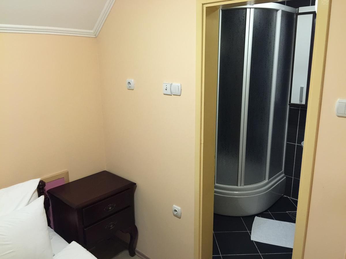 Bed & Breakfast Karavan Raska Luaran gambar