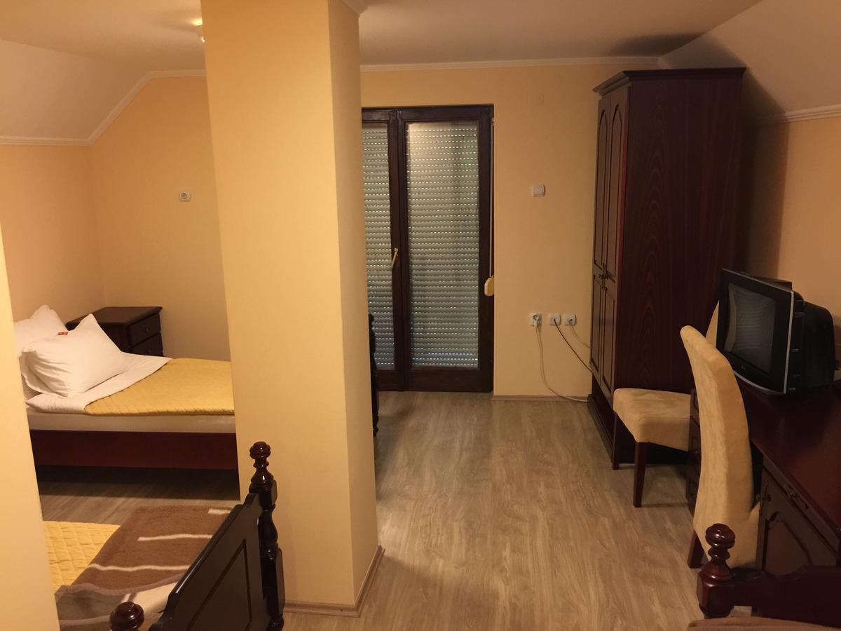 Bed & Breakfast Karavan Raska Luaran gambar