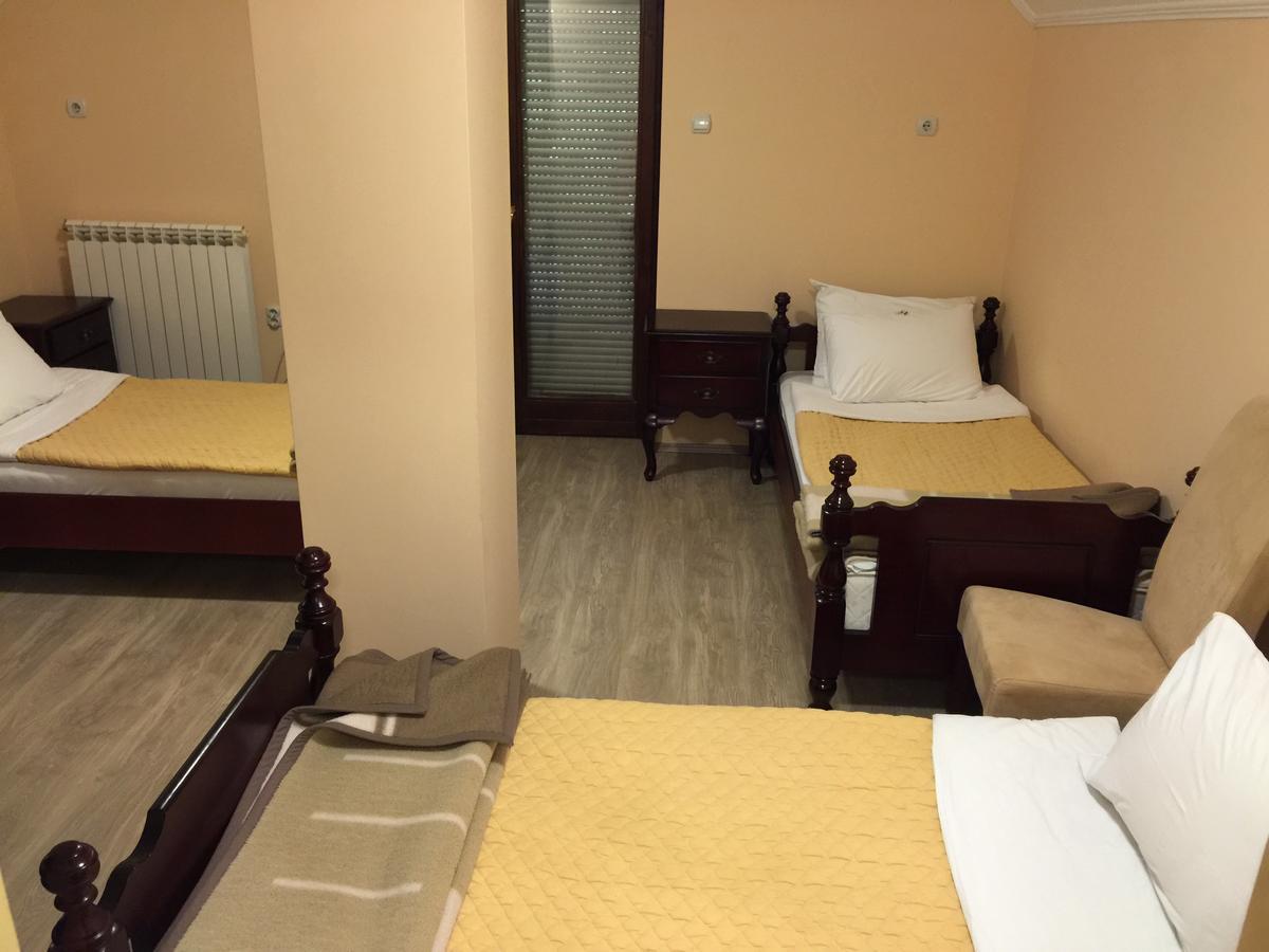 Bed & Breakfast Karavan Raska Luaran gambar